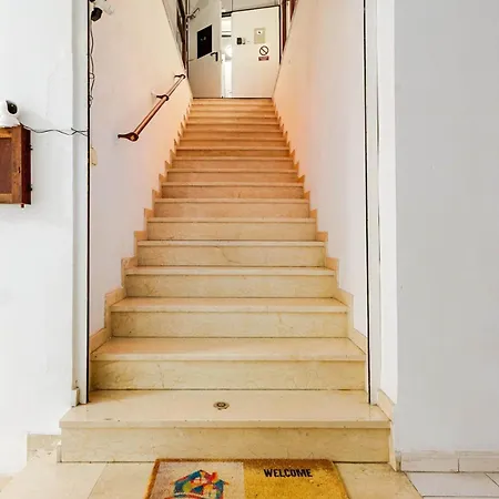 Tessasapartments 2 사바델